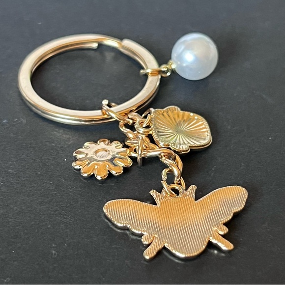 Bee and Honeypot Keychain Bag Charm - Picture 2 of 7